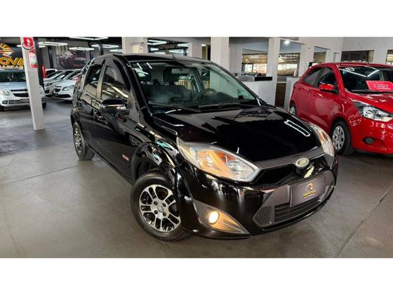 FORD FIESTA 1.6 MPI CLASS HATCH 8V FLEX 4P MANUAL FORD FIESTA 1.6 MPI CLASS HATCH 8V FLEX 4P MANUAL